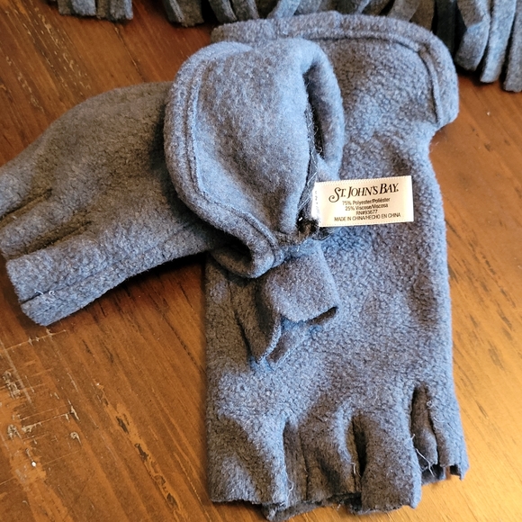 St. John's Bay Gloves & Scarf Set | Fingerless Gloves | Gloves & Scarf Set | EUC - Picture 7 of 14